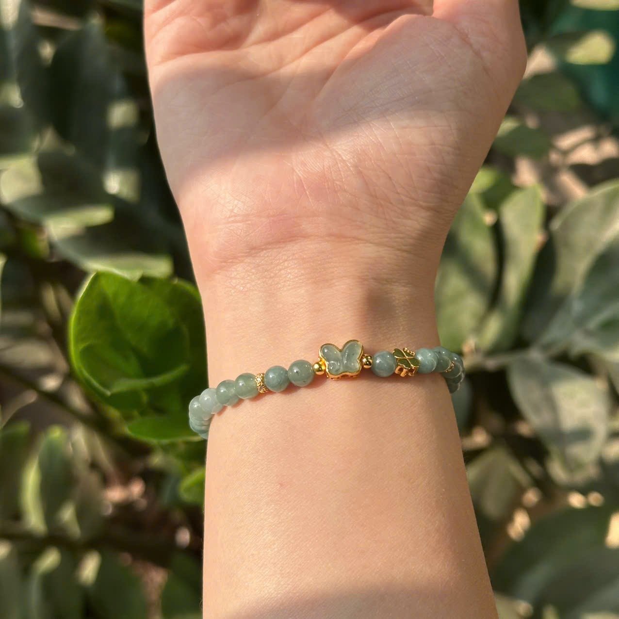 Vòng Tay Lam Ngọc Charm Hồ Điệp Và Cỏ 4 Lá Bạc S925 – Dịu Dàng, May Mắn, Thu Hút Tài Lộc